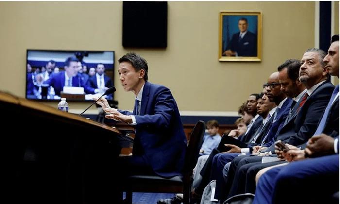 前FTX首席执行官接受采访后被转移至中转监狱，揭示加密货币领域的监管挑战与反思