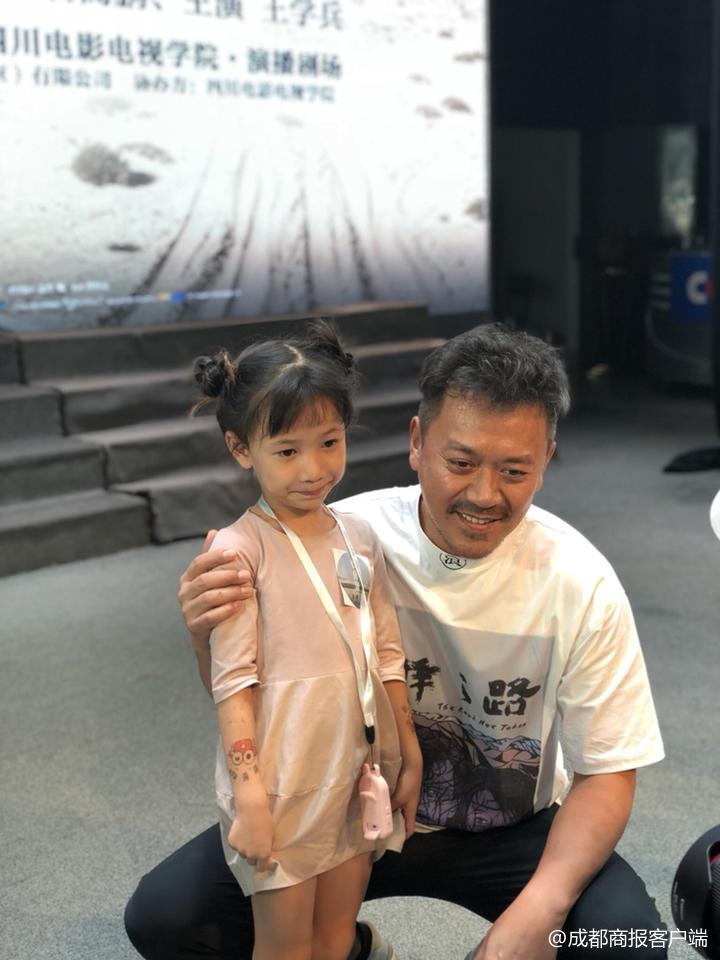 震惊芝加哥,家庭遭六男子绑架,巨额加密货币转账疑云重重 震惊芝加哥,家庭遭六男子绑架,巨额加密货币转账疑云重重